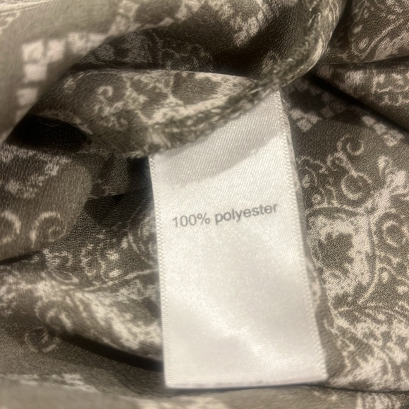 Maurices Sage and Cream Tank - Picture 4 of 4